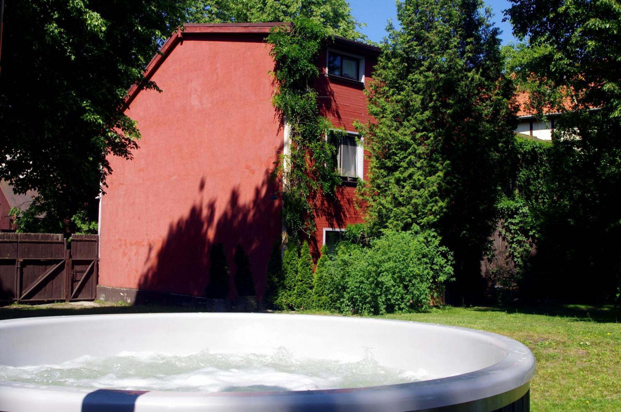 Private House 2km From Old Town *