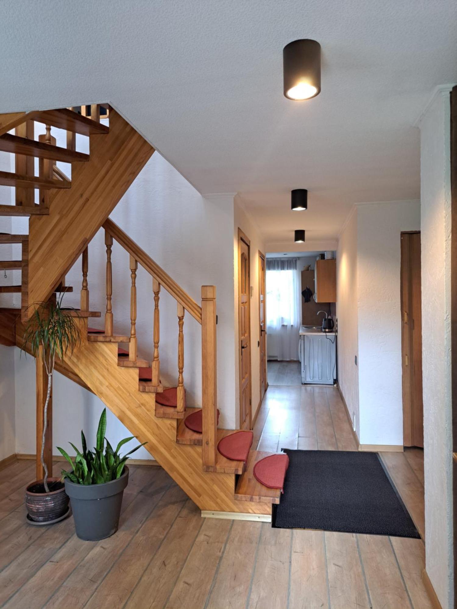 Private House 2km From Old Town 度假居 *
